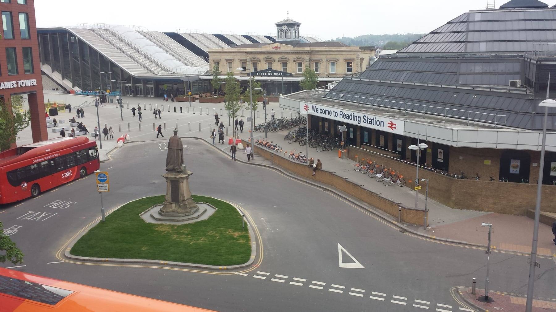 The frontage of Reading station, the start of the Reading to Gatwick route